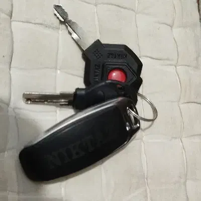 گم شده|اشیا|قم, قلعه کامکار|دیوار