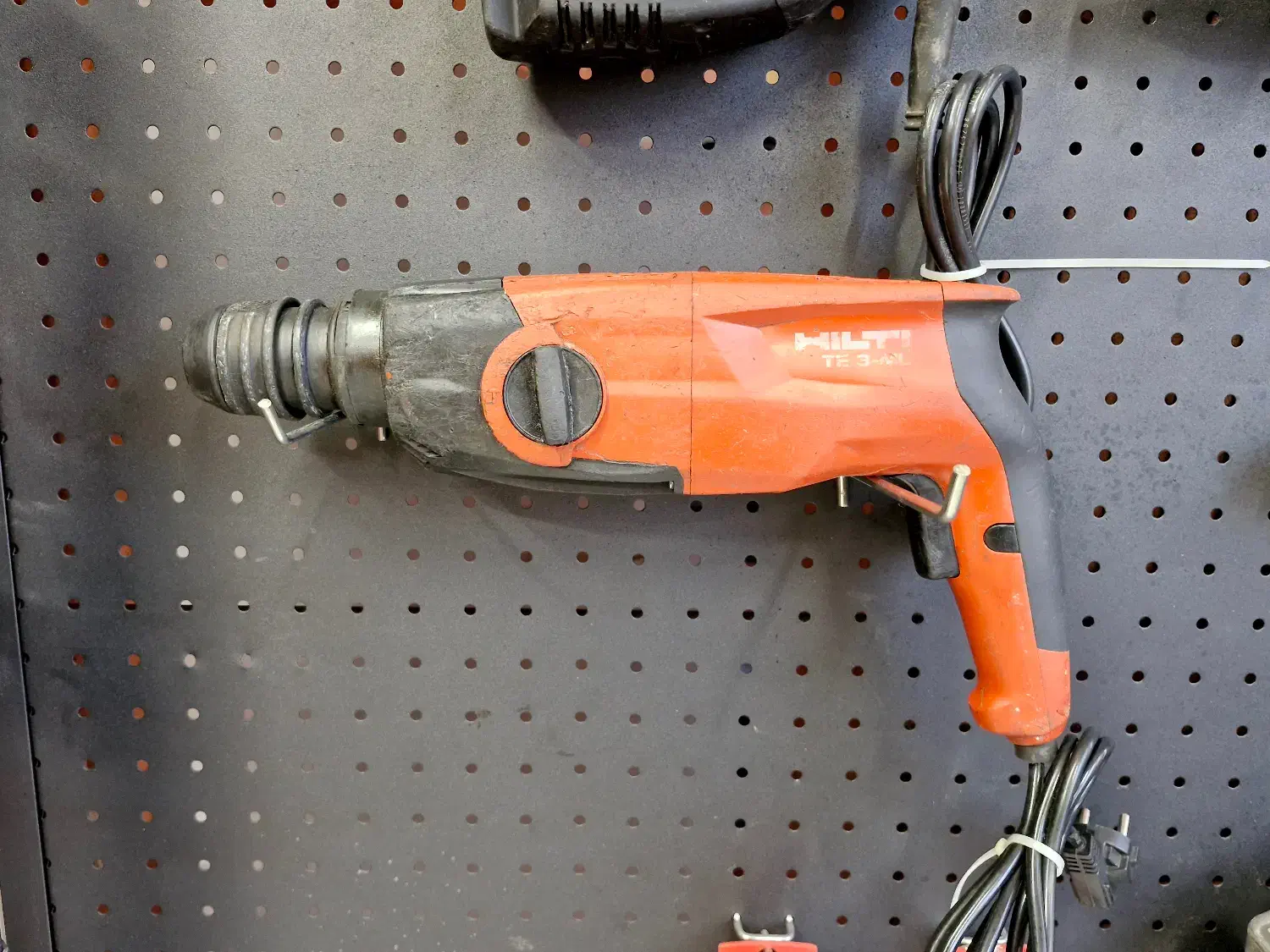 دریل سه کاره هیلتی اصلی|ابزارآلات|تهران, جمالزاده|دیوار