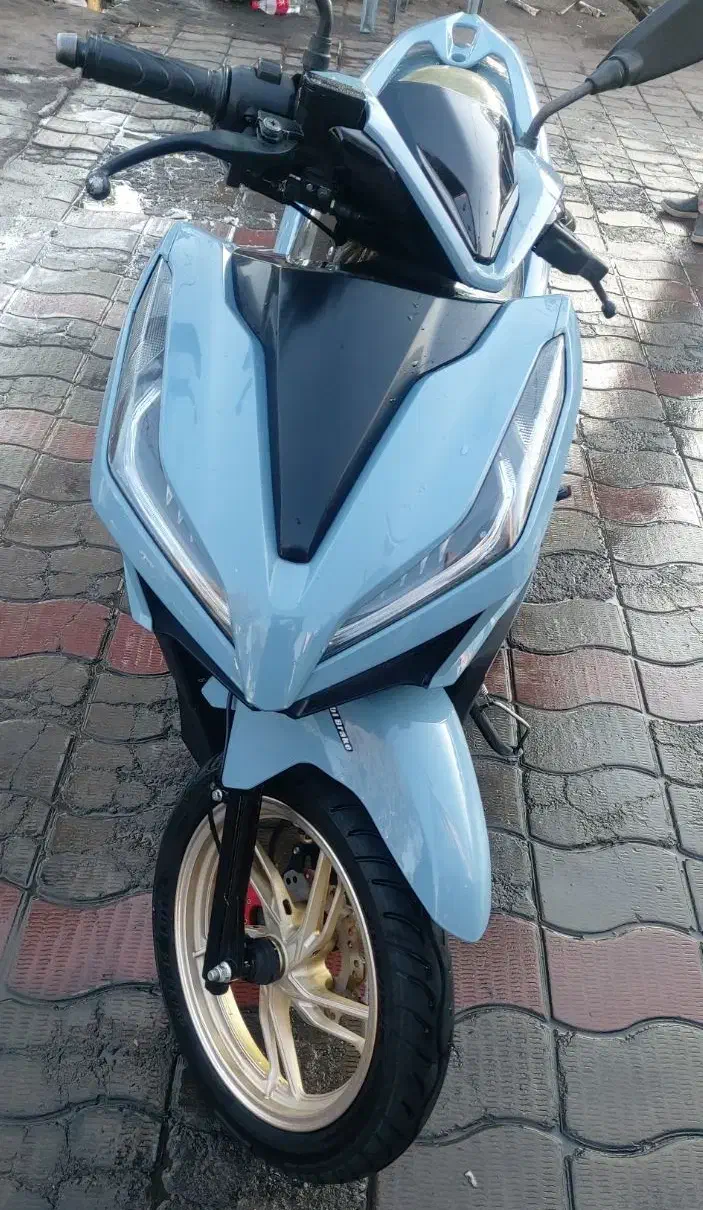 کلیک مدل ۱۴۰۱ اصلی مدارک کامل با ۱ سال بیمه|موتورسیکلت|بم, |دیوار