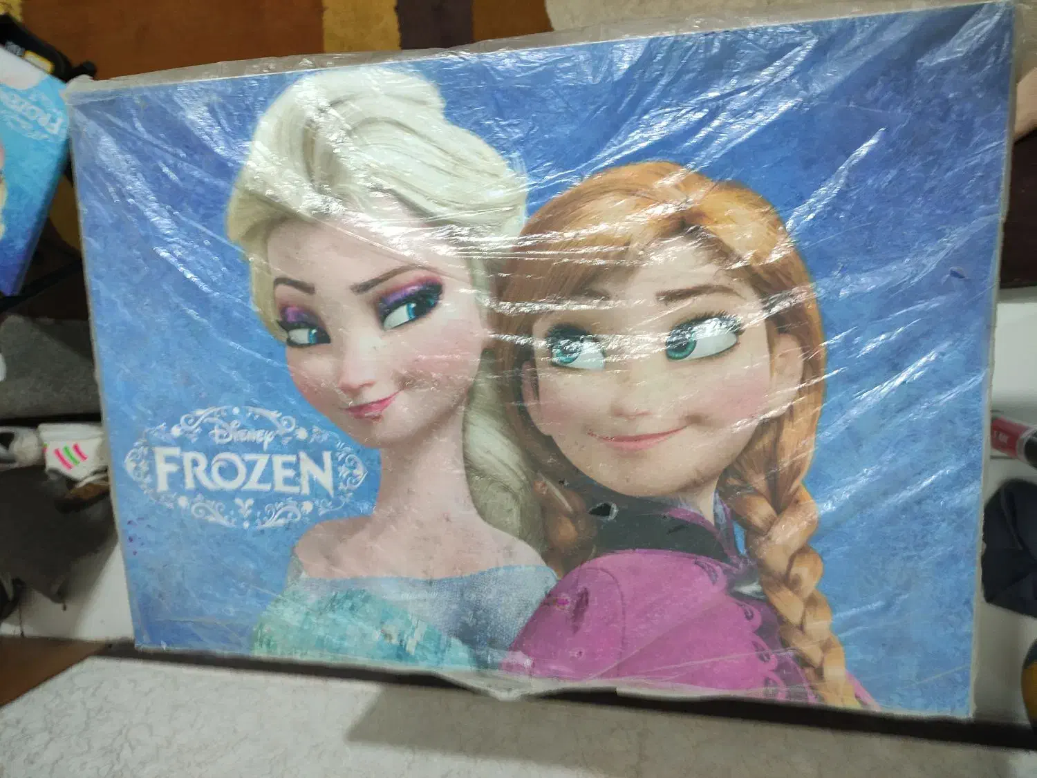 میز تحریر عروسکی در حد نو|میز تحریر و کامپیوتر|فولادشهر, B2|دیوار