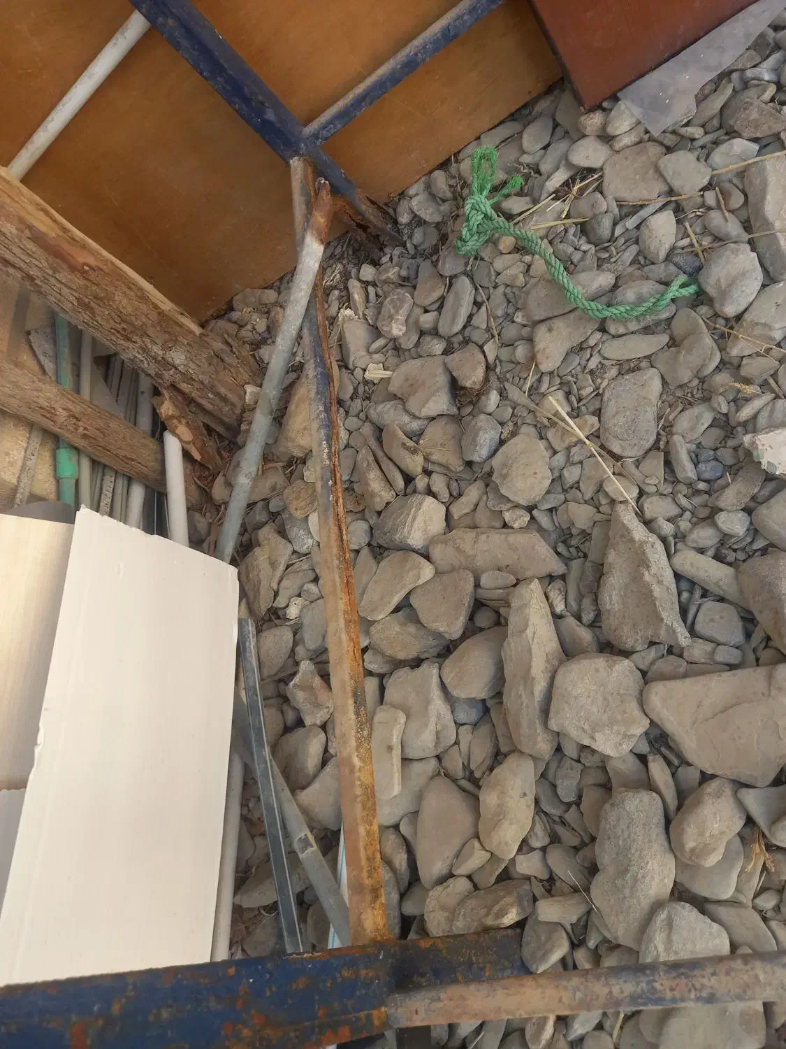 چهار پایه برا کولر آبی .|کولر آبی|سراوان, |دیوار