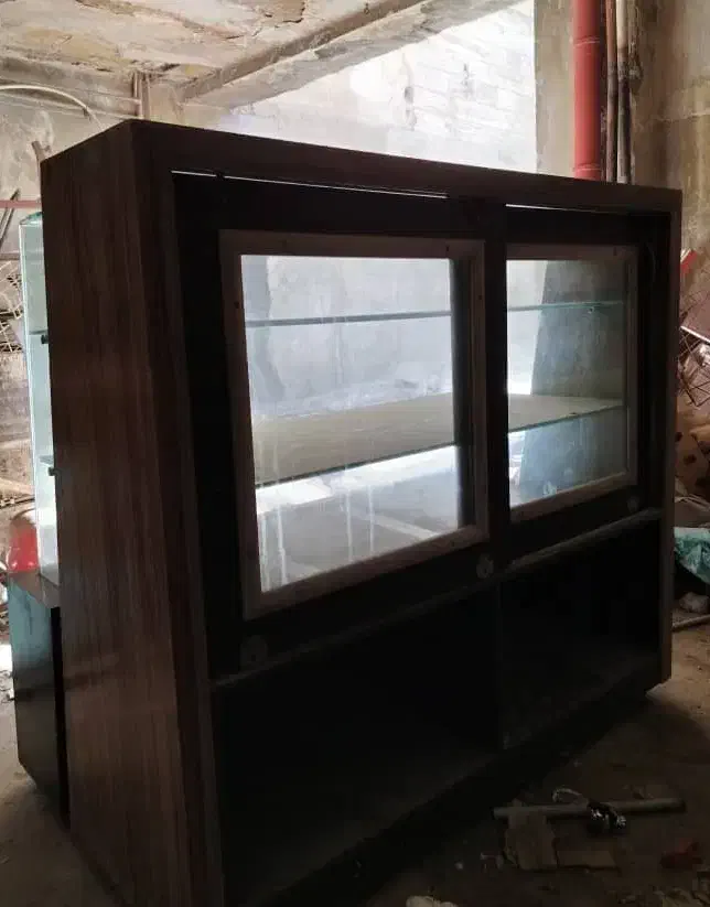 ویترین نان و شیرینی پزی میز صندوق|فروشگاه و مغازه|تهران, فردوس|دیوار