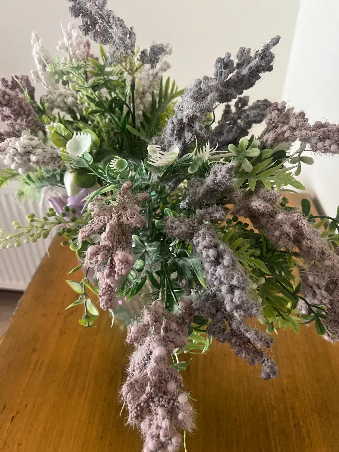 گل وگلدان|گل مصنوعی|تهران, آبشار تهران (دریاچه)|دیوار