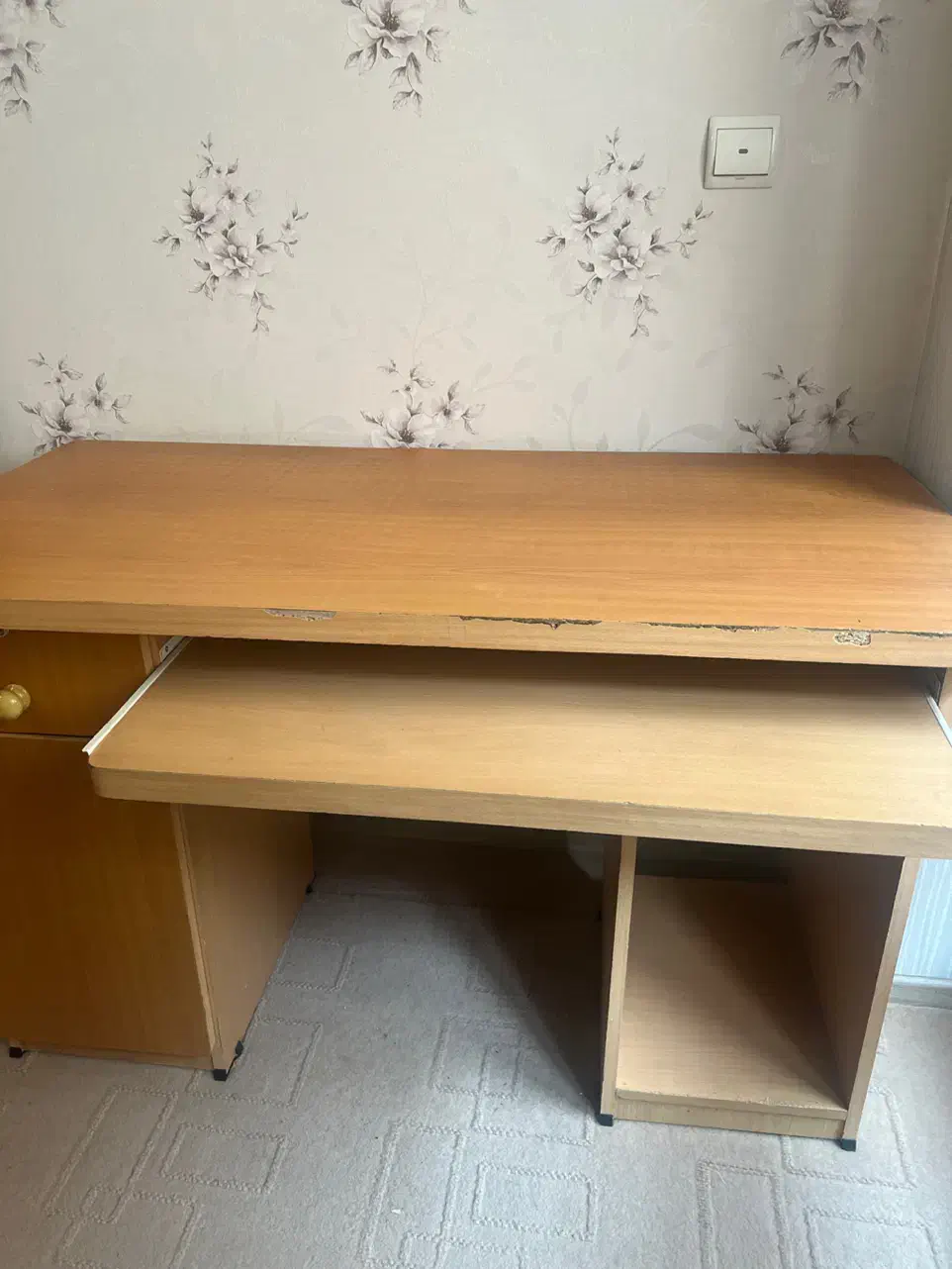 میز تحریر و کامپیوتر|میز تحریر و کامپیوتر|تبریز, |دیوار