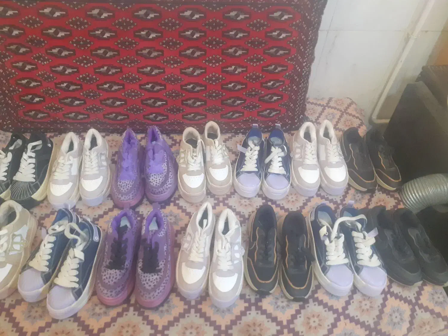 کتونی های دخترانه ،زنانه فقط ۲۵۰ هزار|کیف، کفش، کمربند|تفرش, |دیوار