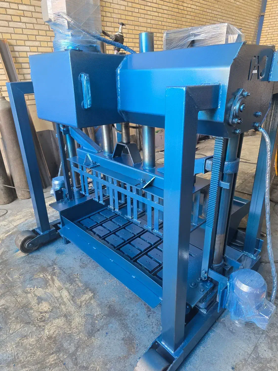 پاکن دار ۴و۹و۱۱تایی بلوک زن ۵جک قدرتی بلوک زنی|ماشین‌آلات صنعتی|برخوار, |دیوار