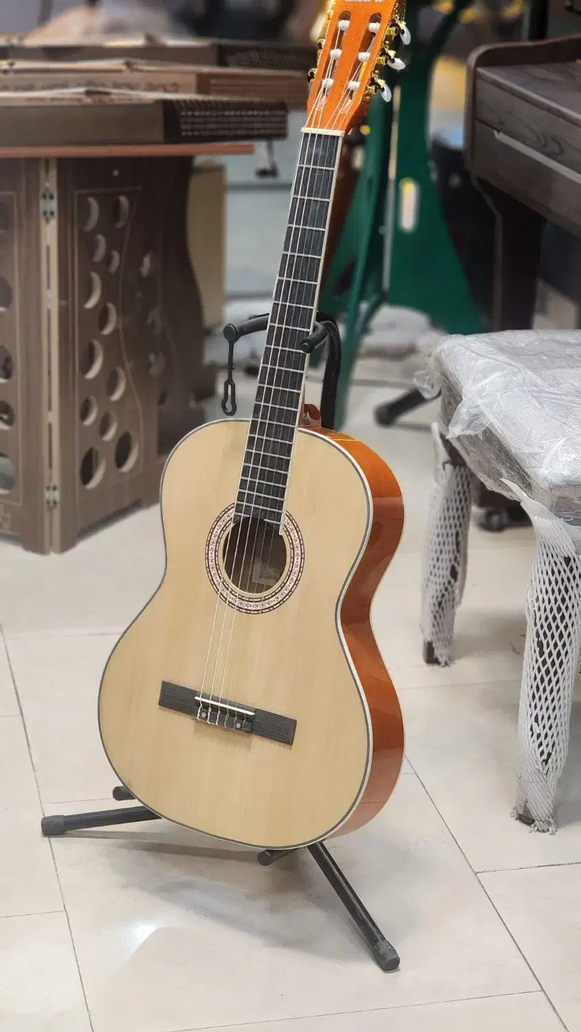 گیتار Petra|گیتار، بیس، امپلیفایر|پردیس, فاز ۲|دیوار