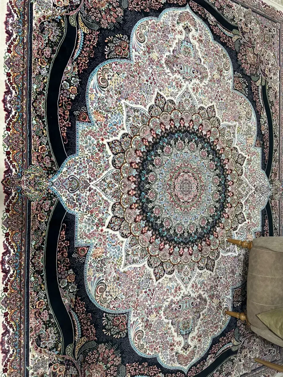 ۲عدد فرش ۹ متری ۷۰۰شانه تخفیف دارد|فرش|ساری, |دیوار