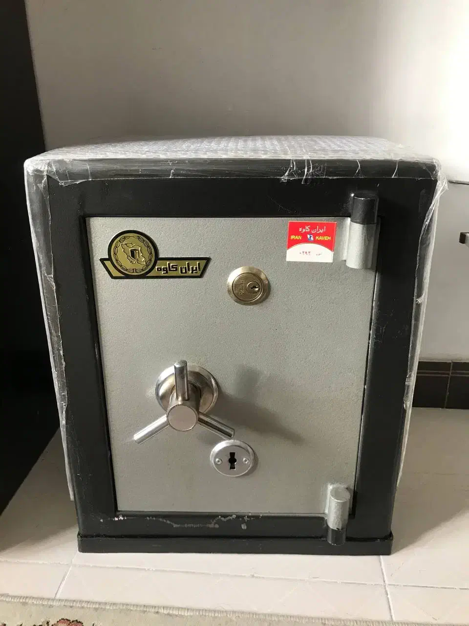 گاو صندوق|ابزارآلات|اندیشه, اندیشه فاز ۱|دیوار