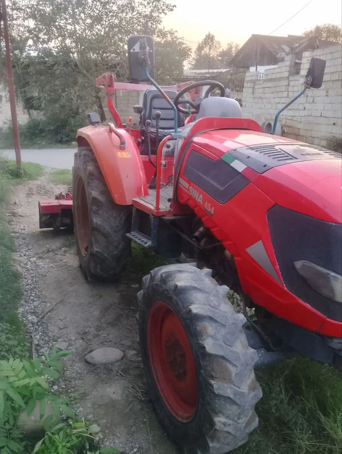 تراکتور باغی ۴سیلندر با یک دستگاه ریتواتور|خودرو سنگین|نصر آباد, |دیوار