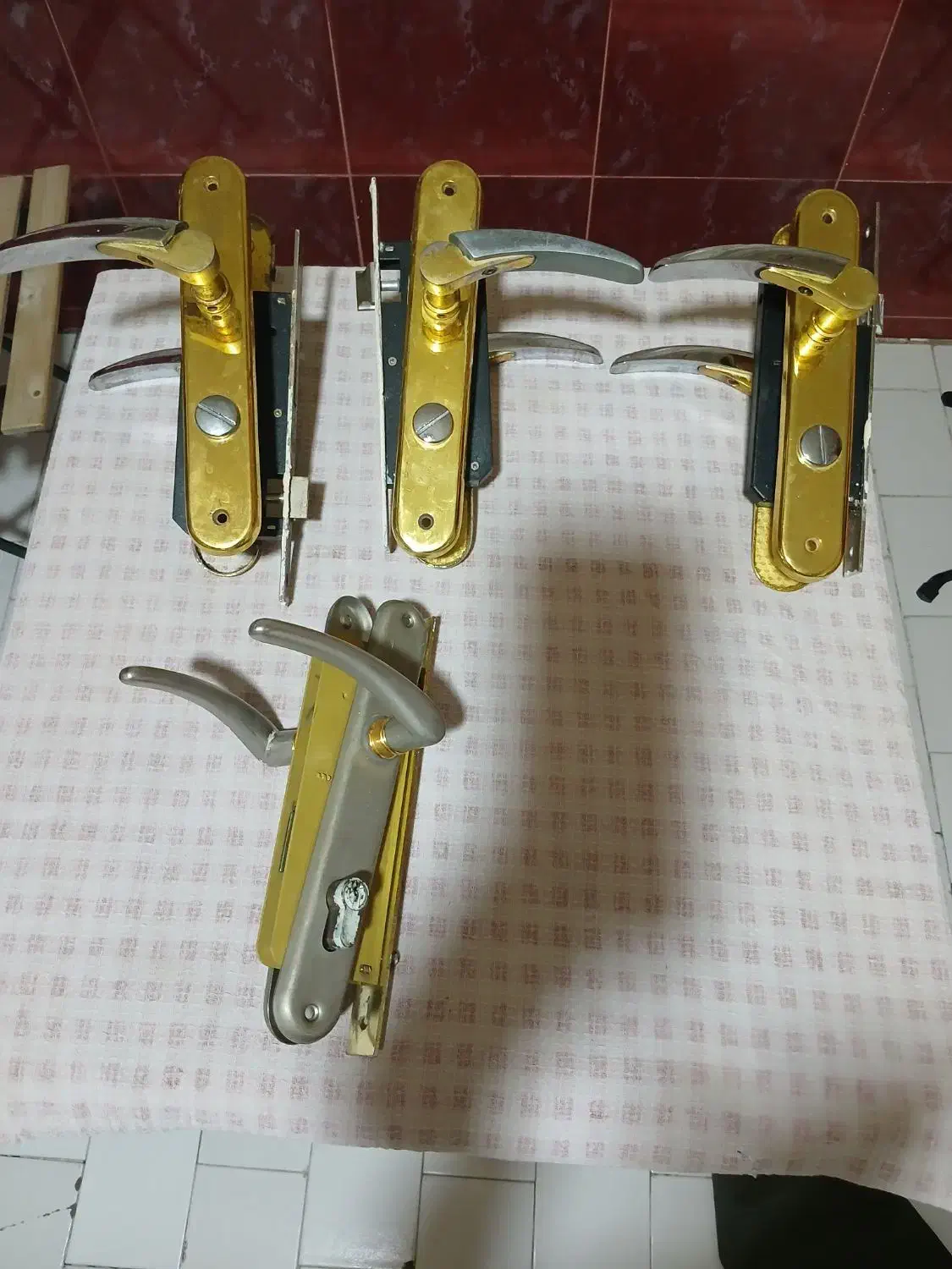 دستگیره در با قفل، مناسب ۴ درب|مصالح و تجهیزات ساختمان|تهران, طرشت|دیوار