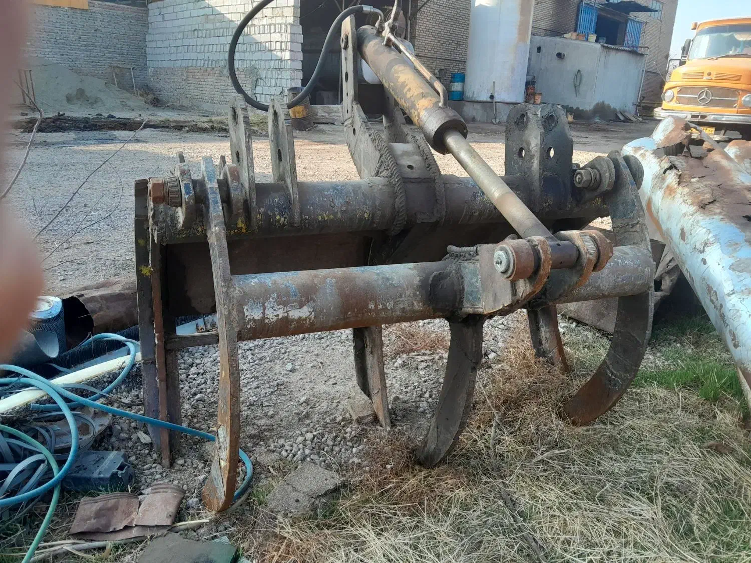 فروش تراکتور رومانی دارای بیل و چنگگ|خودرو سنگین|ارومیه, |دیوار