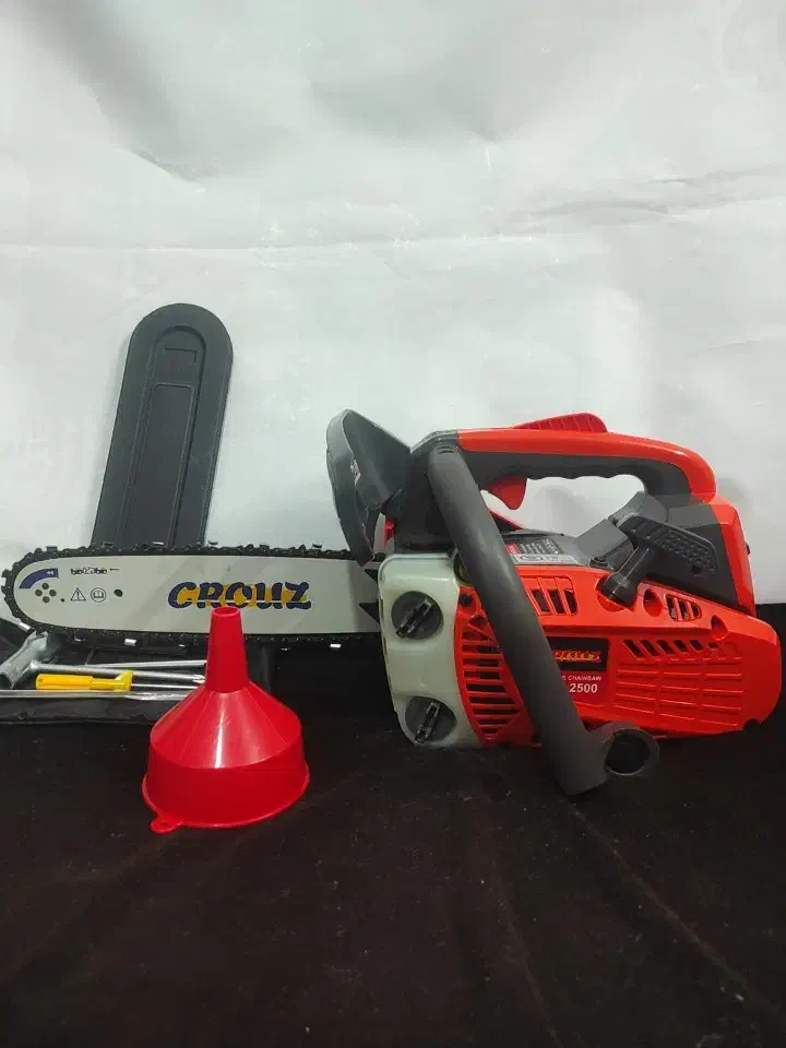 شاخه زن.اره موتوری سبک|ابزارآلات|بروجرد, |دیوار