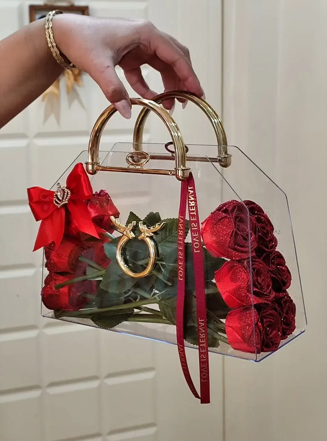 تخفیف روز مادر (روز زن)|گل مصنوعی|بروجن, |دیوار