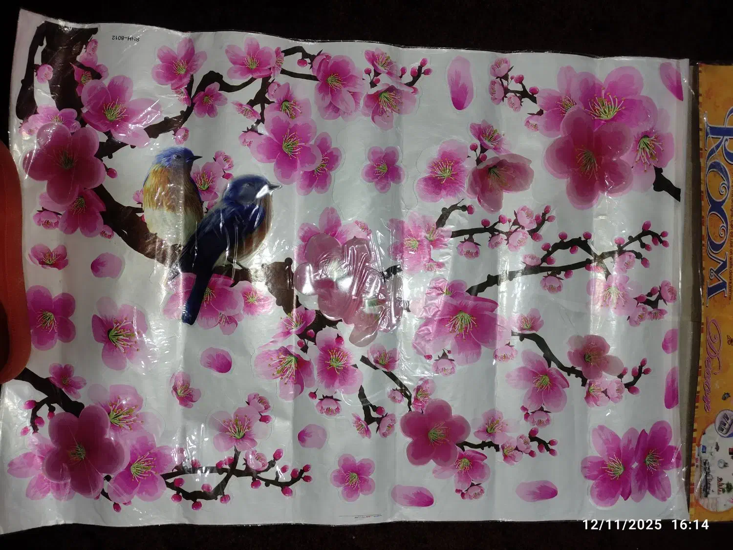 ۲ عدد برچسب دیواری|صنایع دستی و سایر لوازم تزئینی|شاهین‌شهر, مسکن مهر|دیوار