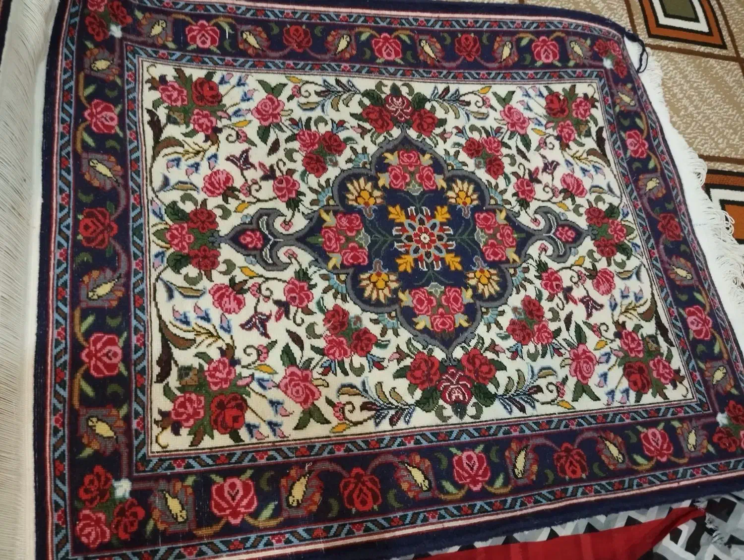 فرش دست بافت پشتی|فرش|سنندج, |دیوار