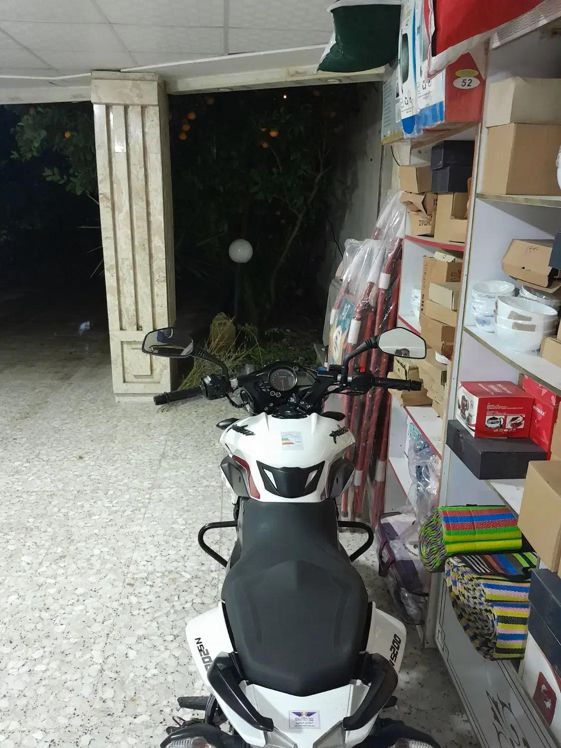 ان اس ns200|موتورسیکلت|لشت نشا, |دیوار