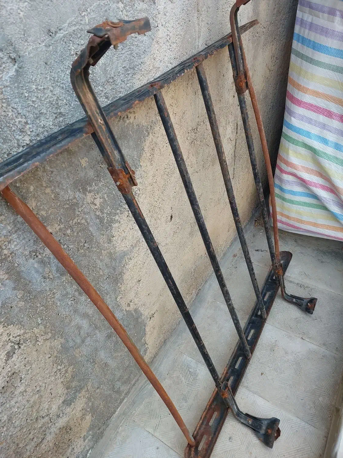 باربند|اسباب‌بازی بچه|شیروان (خراسان), |دیوار