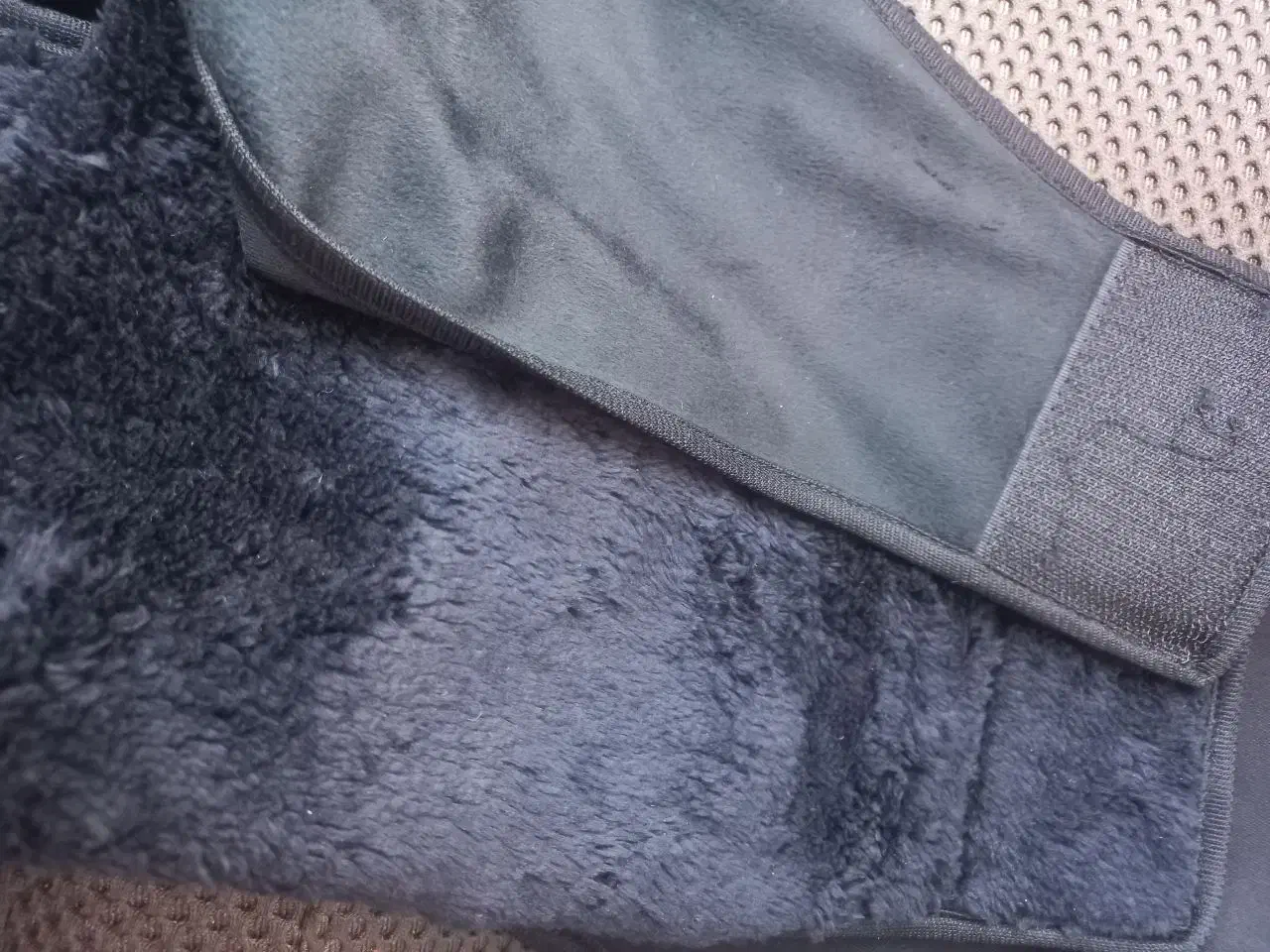 هدبند، کلاه، پالتو، کاپشن، رُخ پوش|لباس|یزد, |دیوار