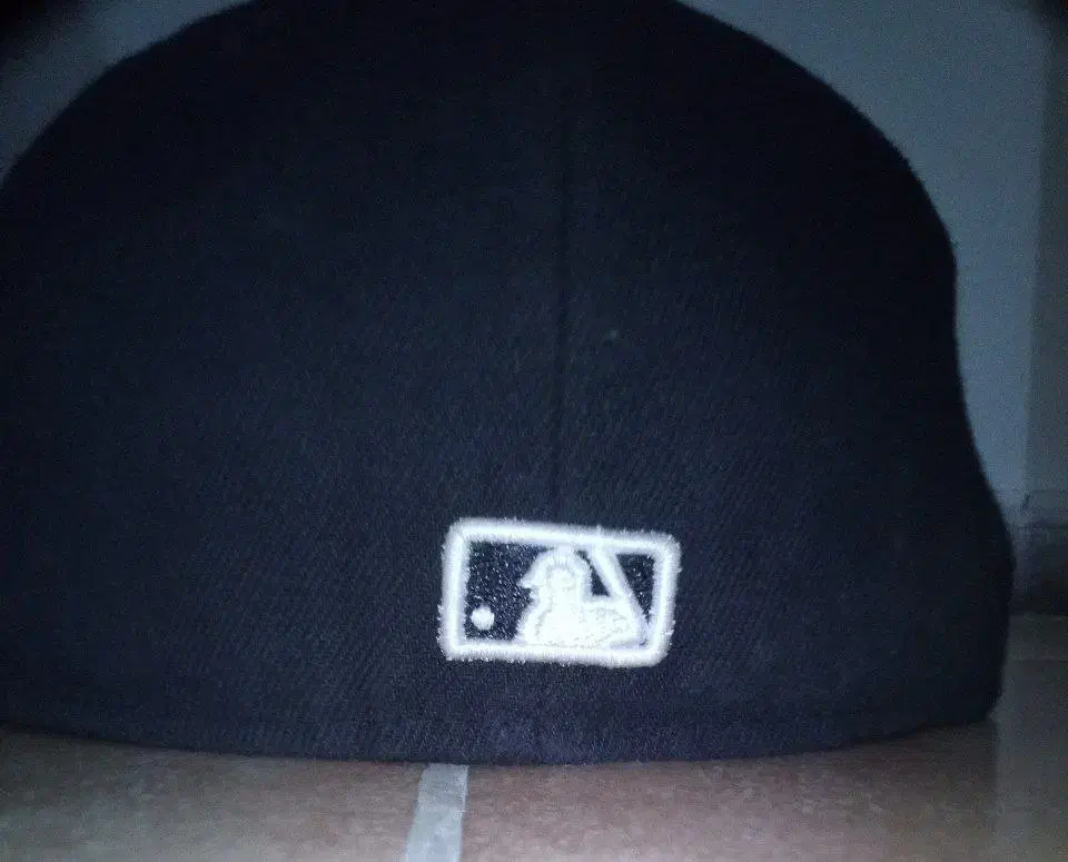 کلاه بک فیت|لباس|رشت, رشتیان|دیوار