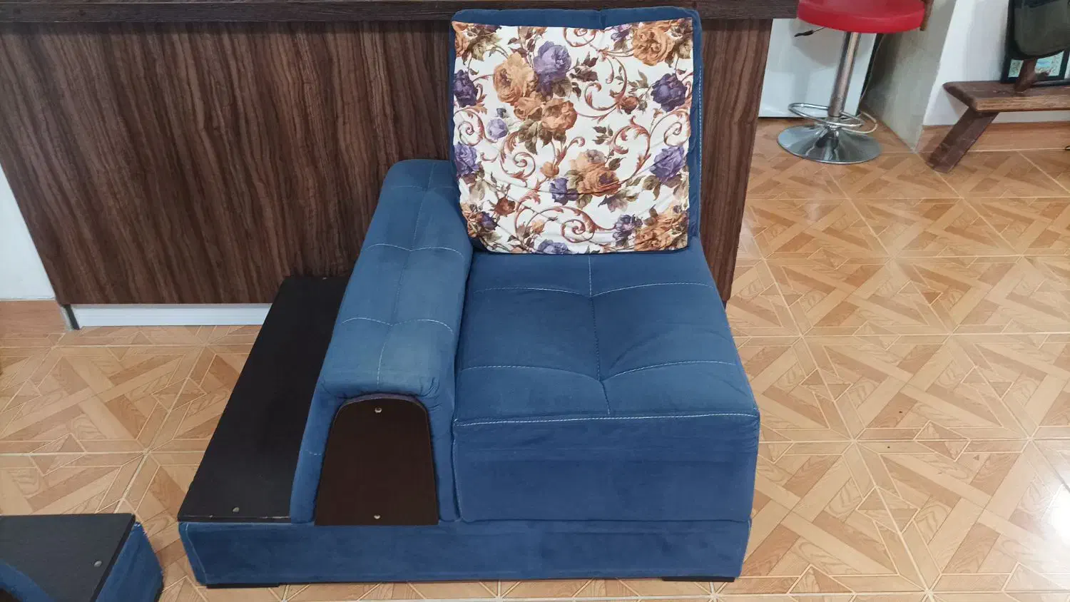 مبل راحتی نیم ست به همراه جلو مبلی|مبلمان خانگی و میز عسلی|صومعهسرا, |دیوار