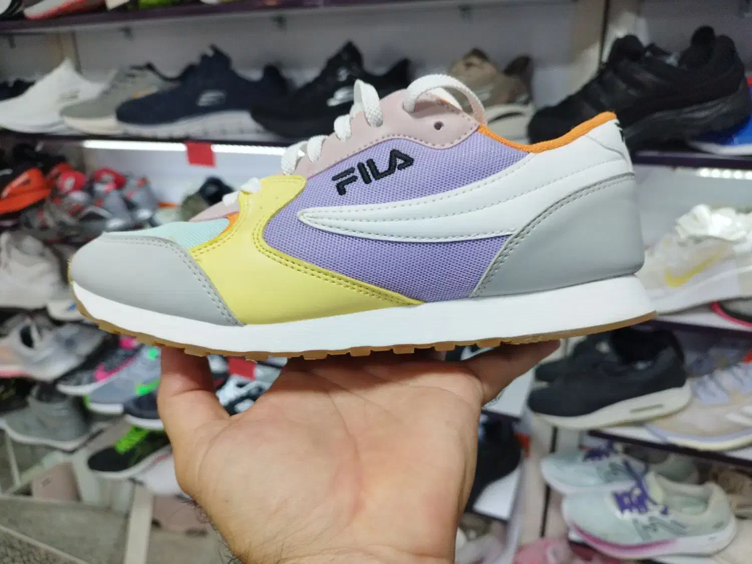 کتونی انواع برندهای اورجینال (کتونی امیر)|کیف، کفش، کمربند|اصفهان, فرح آباد|دیوار