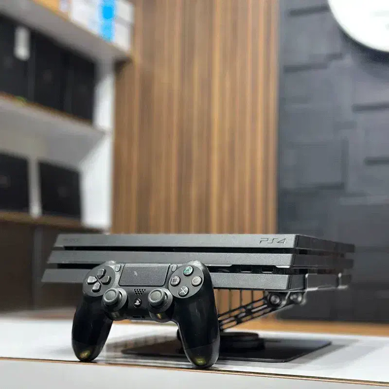 پی اس ۴ پرو . با گارانتی . کپی خور . دسته اورجینال|کنسول، بازی ویدئویی و آنلاین|تهران, فلسطین (میدان انقلاب)|دیوار