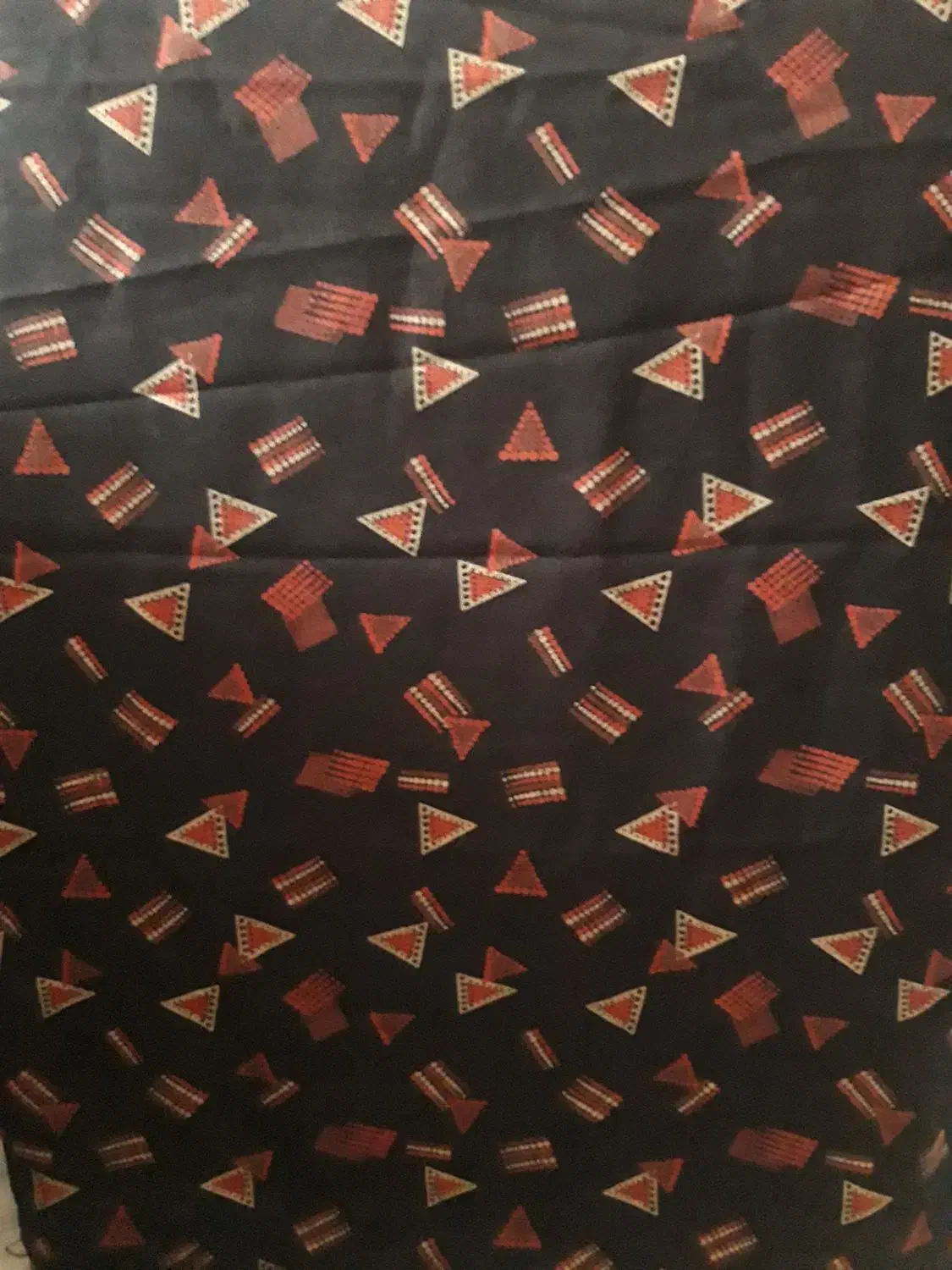 پارچه چادری|لباس|کرمان, |دیوار