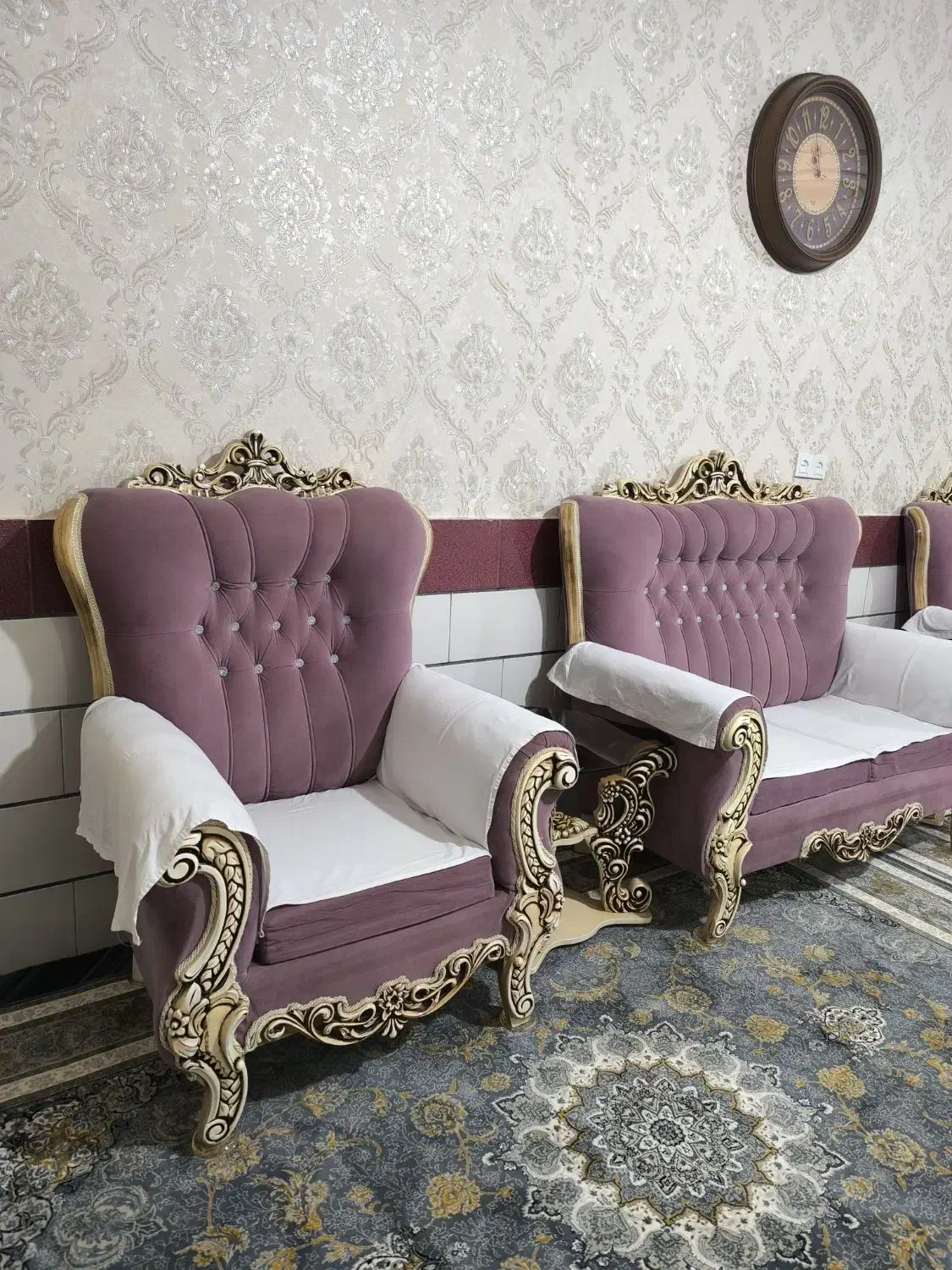 یک دست مبل۷نفره+سه تا میز عسلی|مبلمان خانگی و میز عسلی|اقبالیه, |دیوار