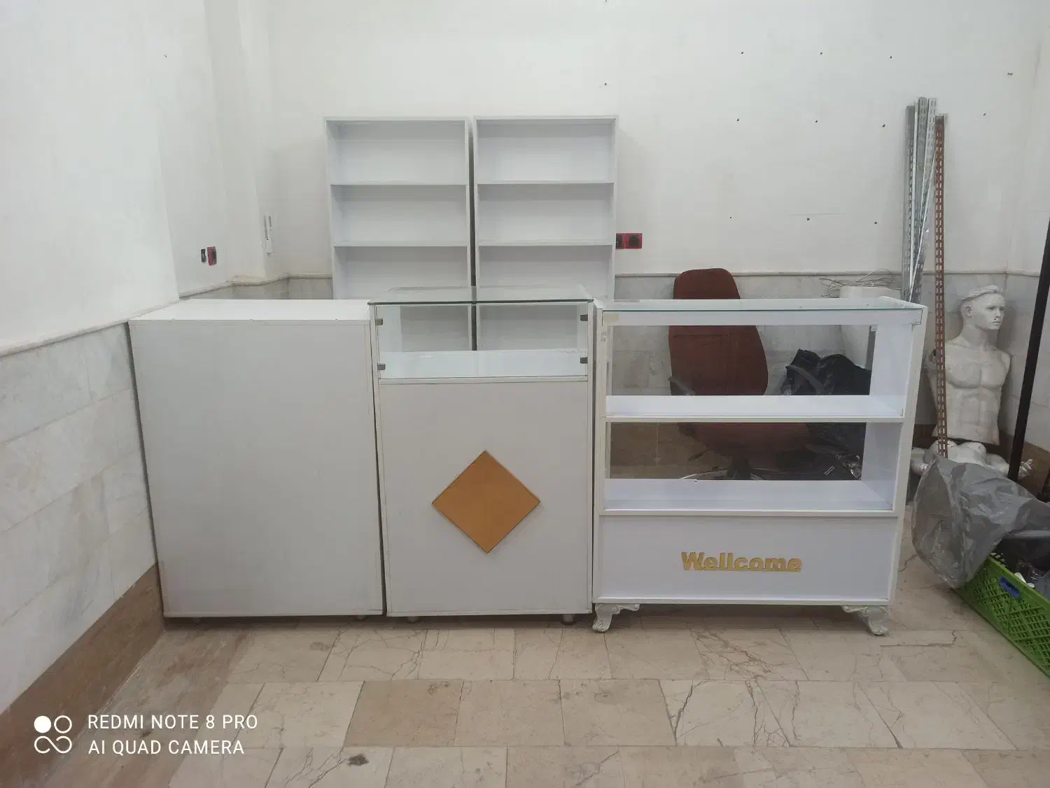 قفسه و ویترین  ام دی اف  mdf|بوفه، ویترین، کنسول|قم, سرحوض|دیوار