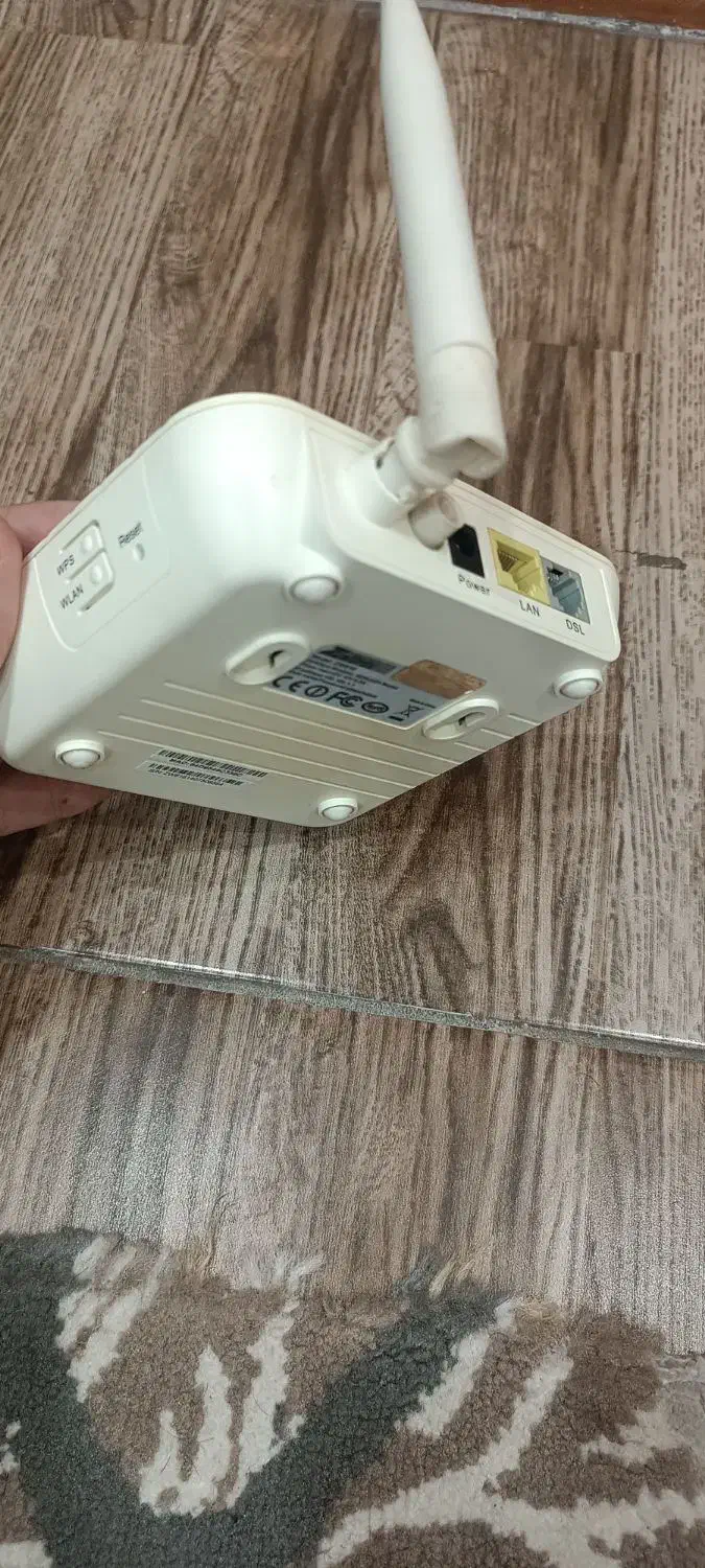 یک مودم جیبی و یک وای فای باهم|مودم و تجهیزات شبکه|لاهیجان, شقایق|دیوار