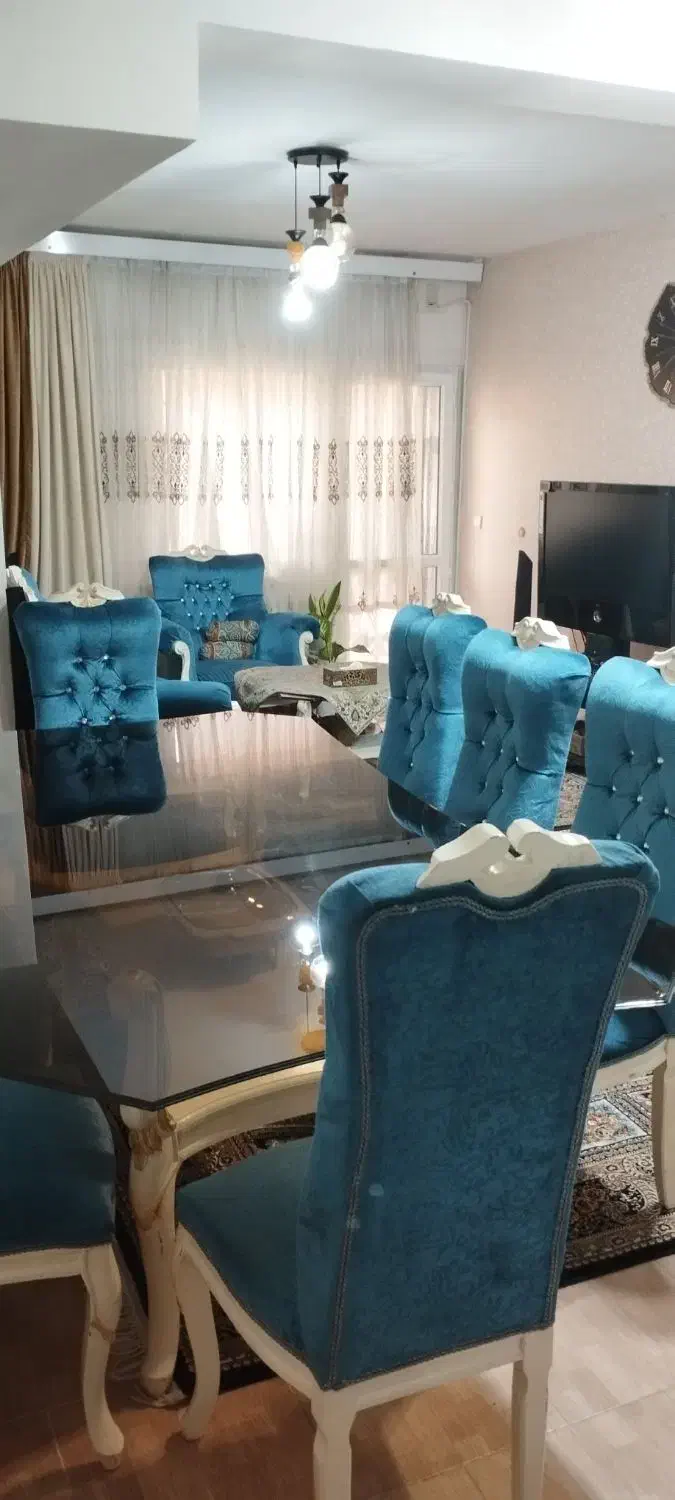 فروش مبل 7 نفره و میزناهار خوری 8 نفره|مبلمان خانگی و میز عسلی|محمدشهر, شهرک پیام (مهرالبرز)|دیوار