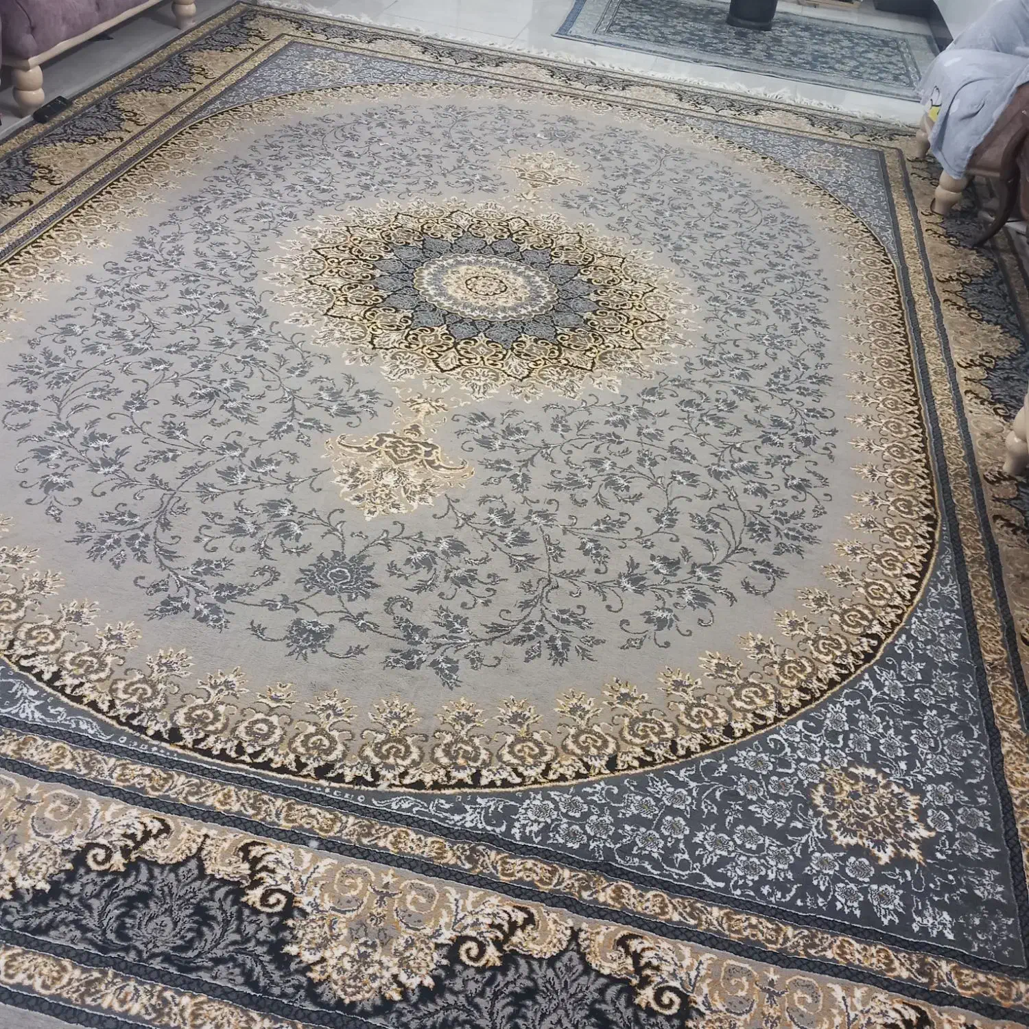 فرش|فرش|اصفهان, پزوه|دیوار