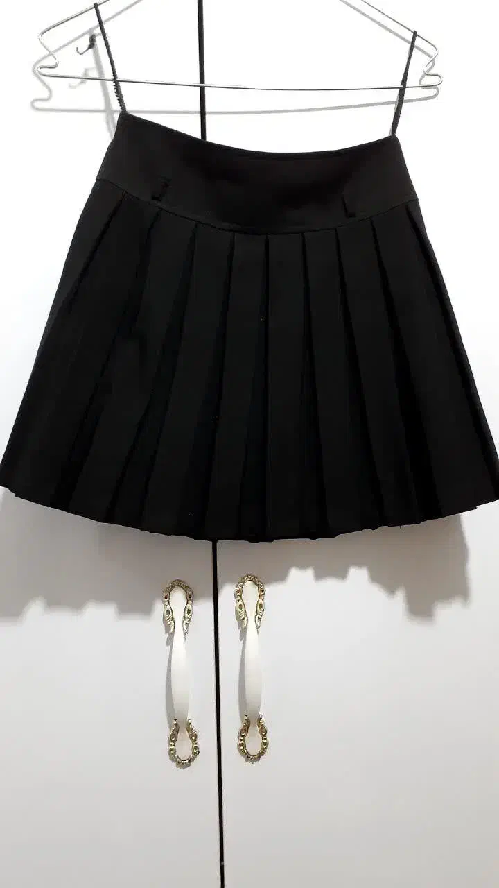 تاپ دامن|لباس|رباط‌کریم, مسکن مهر آبشناسان|دیوار