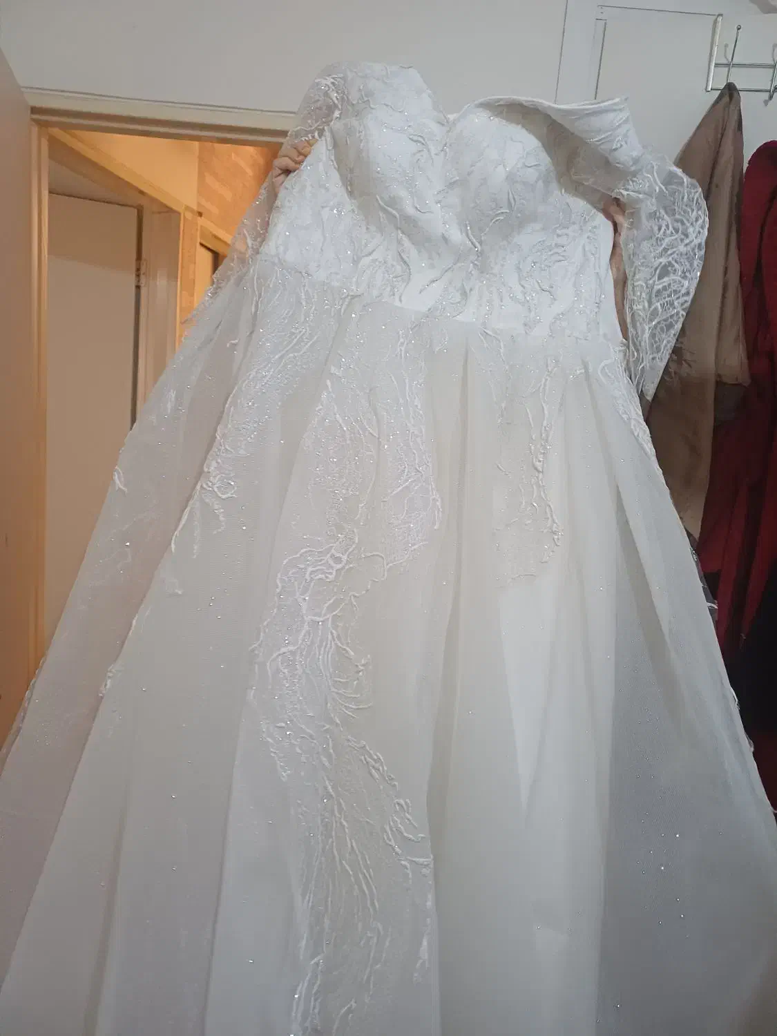 لباس عروس|لباس|پردیس, فاز ۱|دیوار