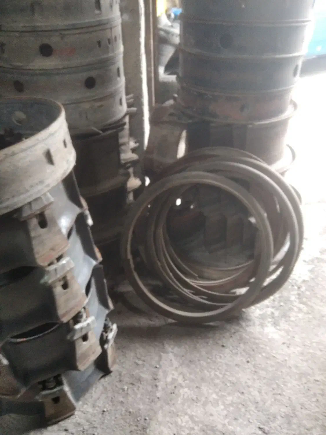 خدمات پنچری . تعمیرات رینگ و لاستیک صدرا|قطعات یدکی و لوازم جانبی|سنگر, |دیوار