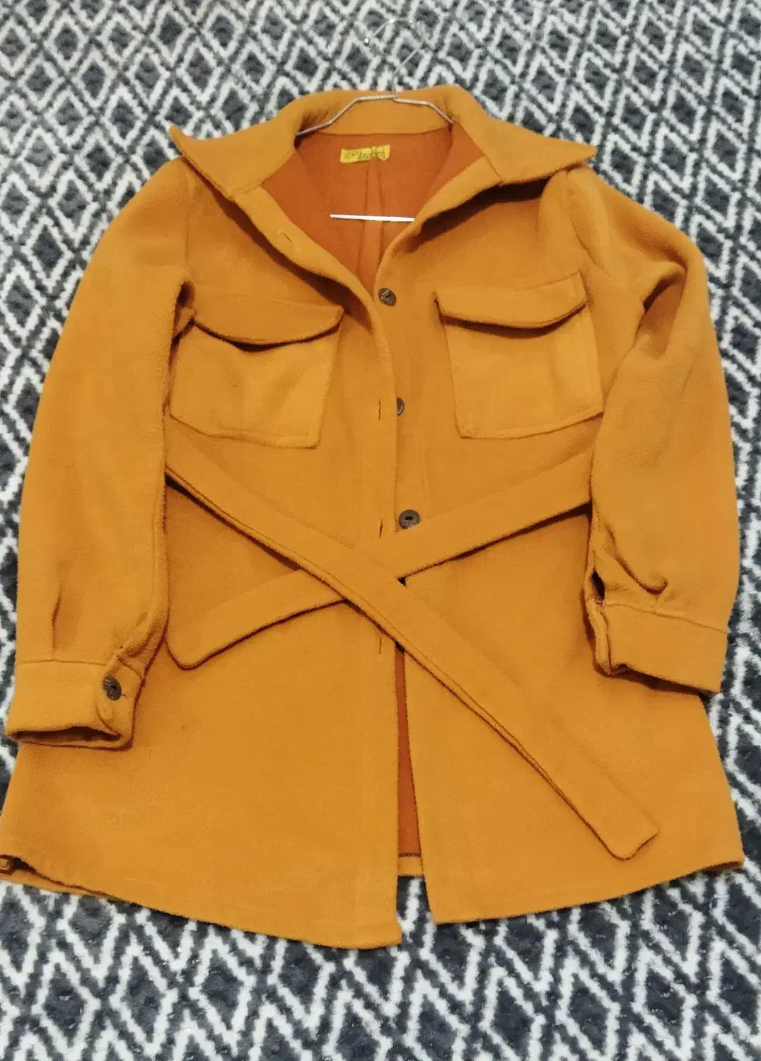 پالتو|لباس|میاندوآب, |دیوار