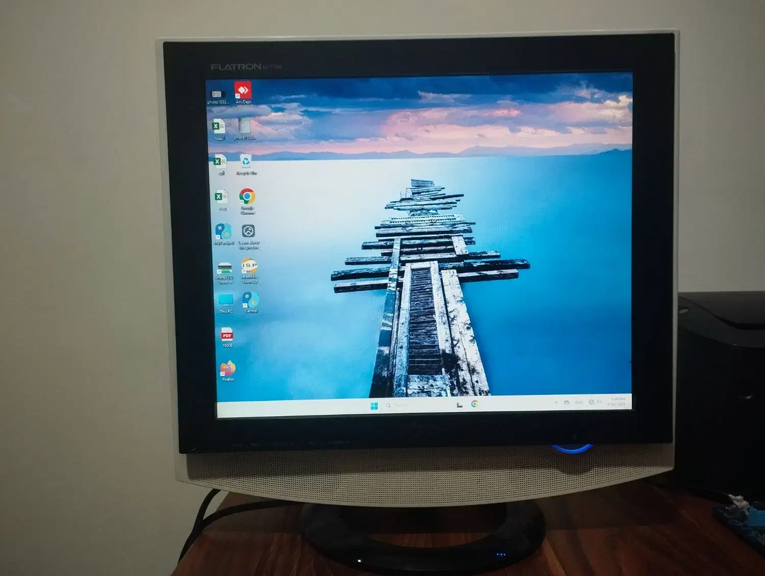 مانیتور LCD lg بلندگو دار|قطعات و لوازم جانبی رایانه|تهران, هلال احمر|دیوار