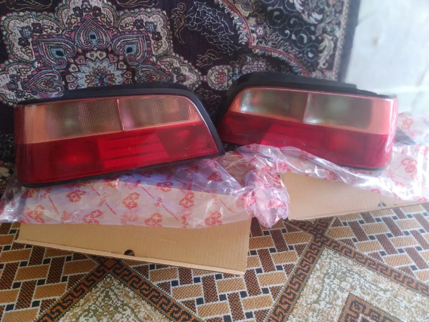 یک جفت چراغ پارس اصلی ۳گل|قطعات یدکی و لوازم جانبی|شیراز, کوشک میدان|دیوار