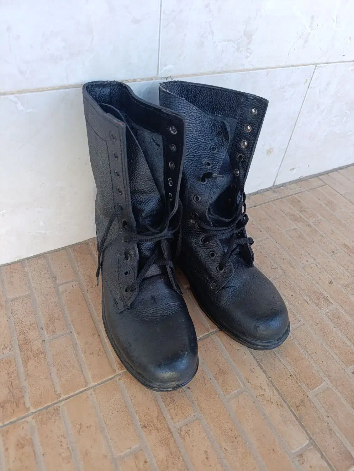 پوتین نو|کیف، کفش، کمربند|گرگان, |دیوار