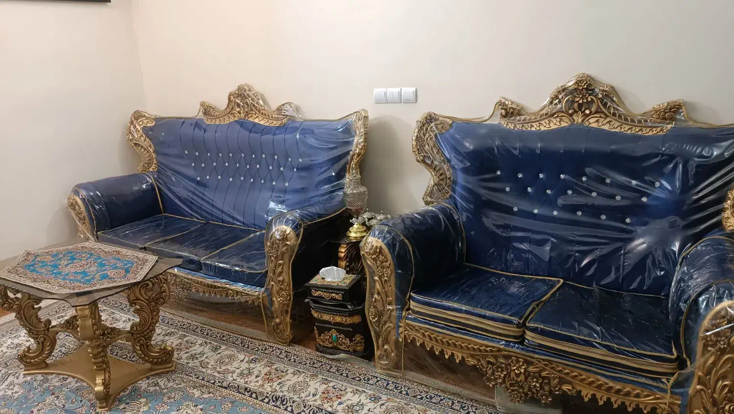 مبل سلطنتی ۹نفره با روکش و ۳ میز عسلی|مبلمان خانگی و میز عسلی|شهریار, شهریار|دیوار