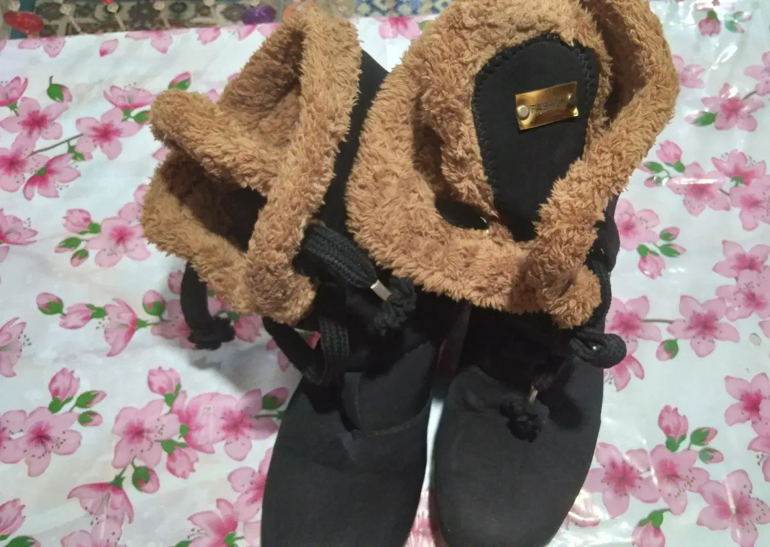 بوت کارکرده اما سالم فقط ۲۵۰ تومان|کیف، کفش، کمربند|رشت, فلسطین|دیوار