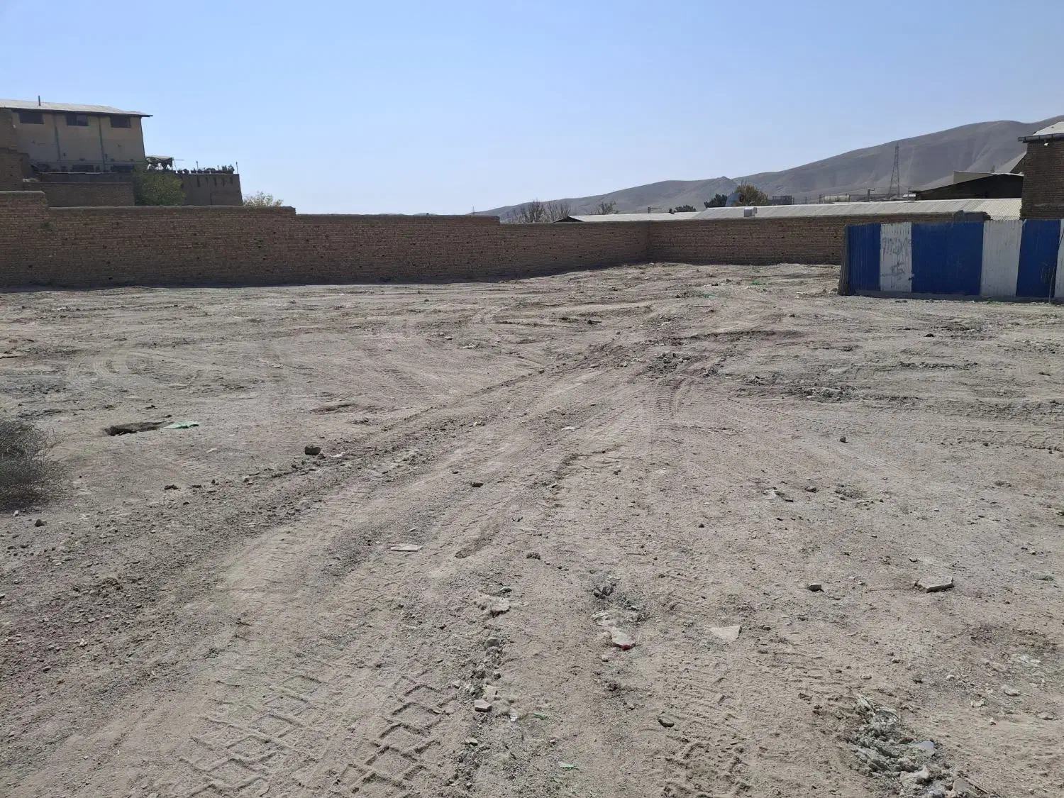 زمین چهار دیواری۱۷۰۰ متری سیاهسنگ خرمدشت گلایل ۴|اجارهٔ دفتر صنعتی، کشاورزی، تجاری|پردیس, سیاه سنگ|دیوار