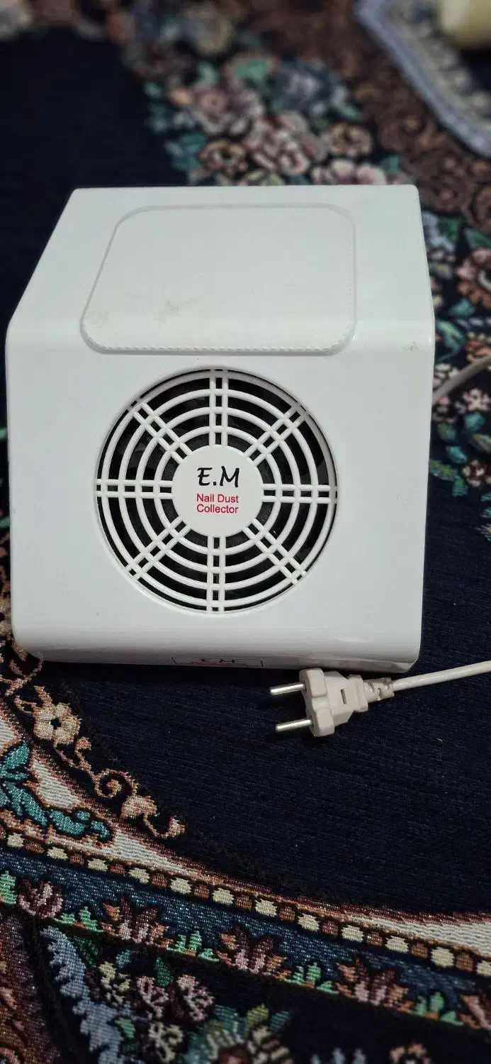 کاشت ناخن|آرایشگاه و سالن‌های زیبایی|اردبیل, |دیوار