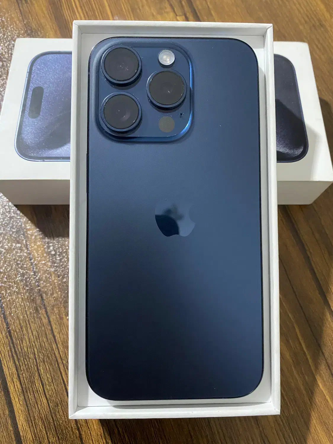Iphone 15 pro|موبایل|شیراز, باغ تخت|دیوار