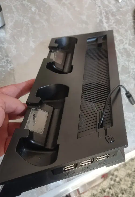 فن خنک کننده وپایه شارژ دسته ps4slim|کنسول، بازی ویدئویی و آنلاین|تهران, نعمت‌آباد|دیوار