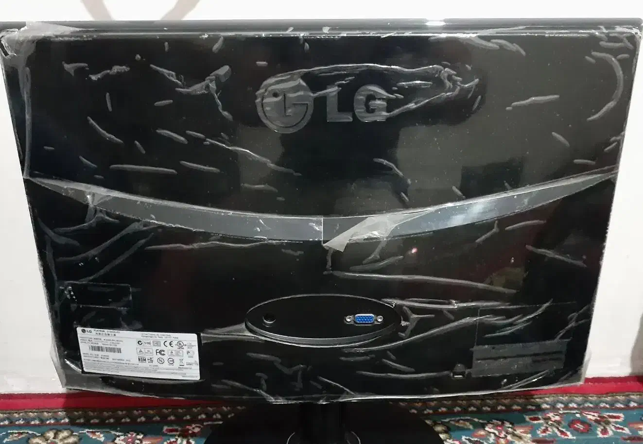 مانیتور ۱۹اینچی LG|قطعات و لوازم جانبی رایانه|همدان, |دیوار