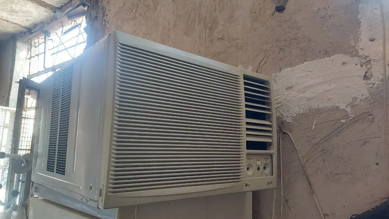 کولر گازی|کولر گازی و فن‌کوئل|قم, قلعه کامکار|دیوار