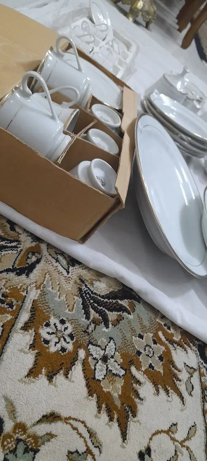 سرویس ۶ نفره غذاخوری چینی اصل|ظروف سرو و پذیرایی|اهواز, فاز ۲ پادادشهر|دیوار