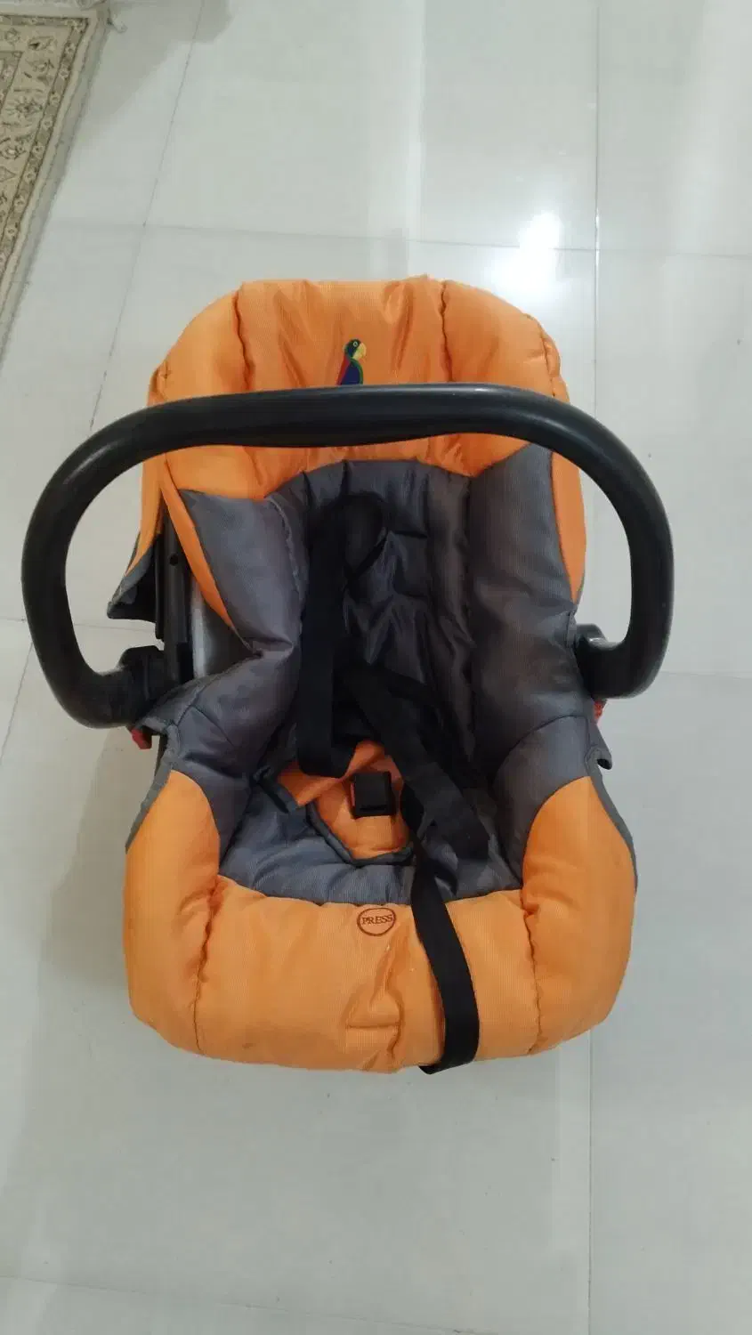 صندلی ماشین   و کریر بچه|تخت و صندلی بچه|شیراز, گلدشت معالی‌آباد|دیوار